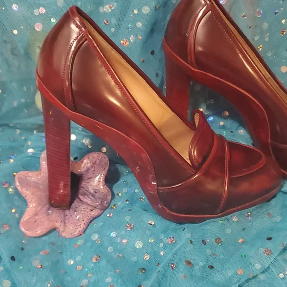 Salvatore Ferragamo Heels Shade of Red - Picture 5 of 15